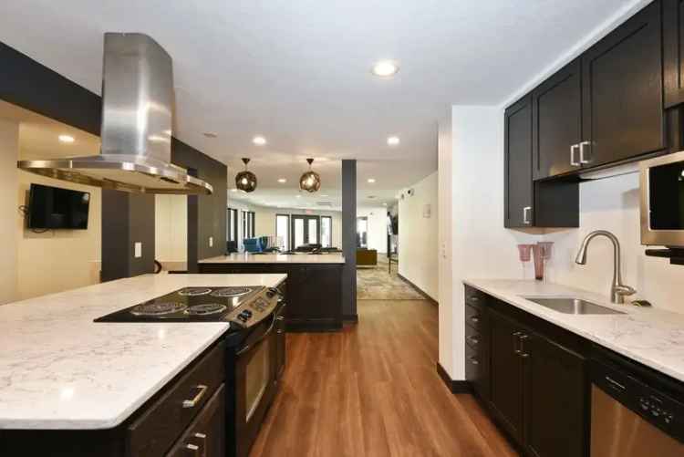 Rent Apartments in The Edge of Uptown with Modern Features and Community Spaces