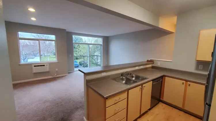 Rent Condo Apartment in Liberty Lake with Pool and Garage Access