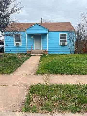 Rent Cute 2 Bedroom House with Detached Garage and Big Backyard