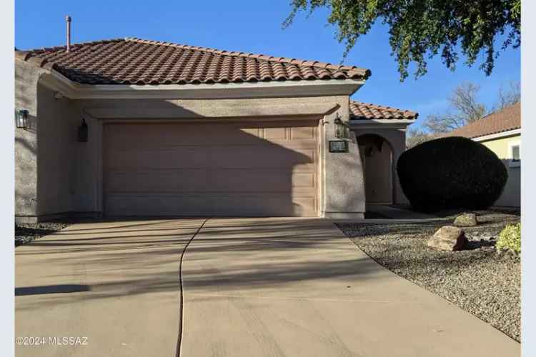 Buy Townhouse in Rancho Sahuarita with 2 Bedrooms and Community Amenities