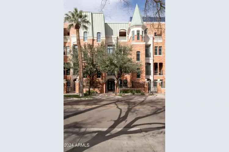 Rent Unique Loft Brownstone in Phoenix Features Gourmet Kitchen and Views