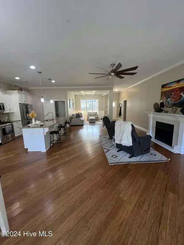 Rent Large Home with Five Bedrooms in Legacy Lakes with Pool and Tennis