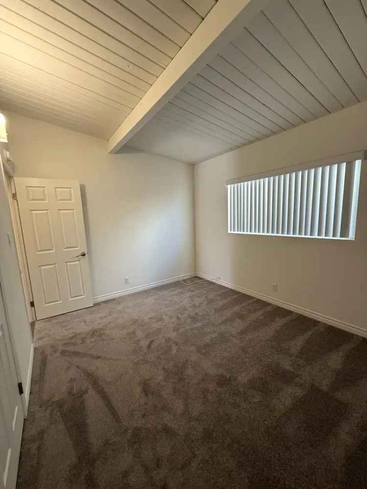 Rent Beautiful Apartment with Great Features and $600 Off First Month