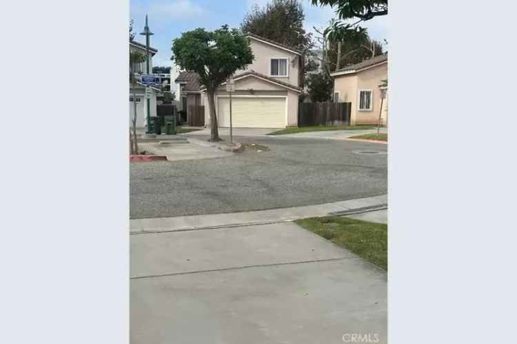 House For Sale in 1909, East 120th Street, California