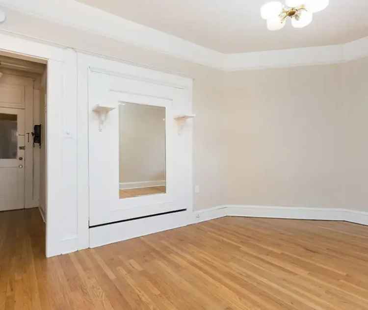 Rent apartments in Portland with boutique shopping near Washington Park