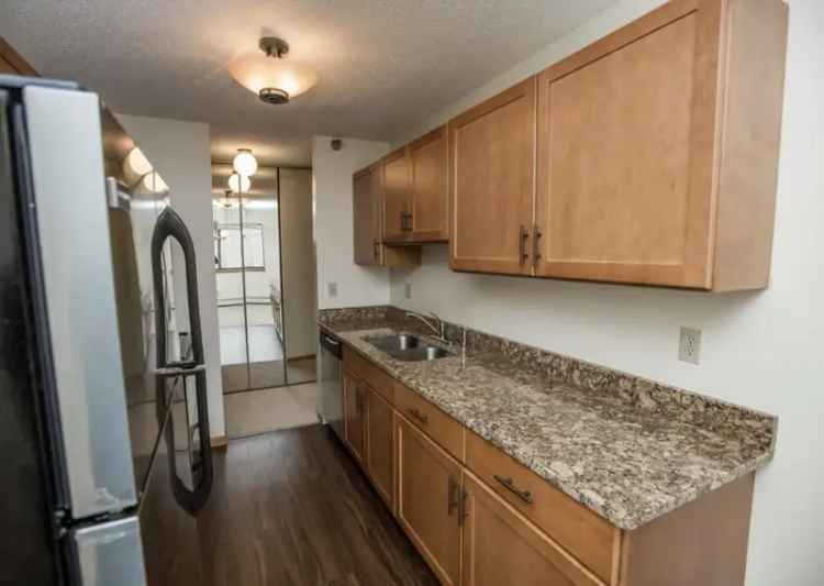 Rent Apartments in Brier Creek Minnetonka with Great Amenities