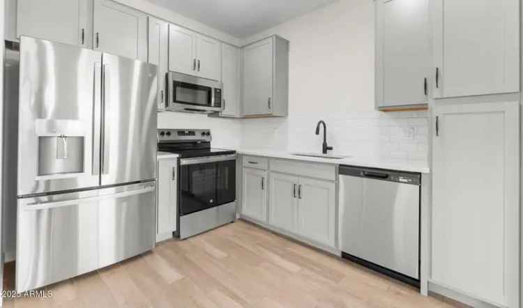 New Orion Townhome - Open Concept, Modern Kitchen, Private Backyard