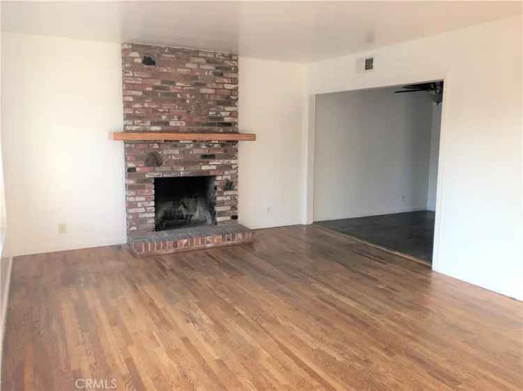 House For Sale in 943, East Foothill Boulevard, Glendora, California