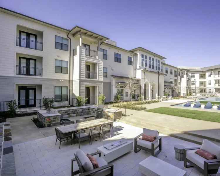 Rent Apartments in Walsh Near Fort Worth with Exceptional Community Features