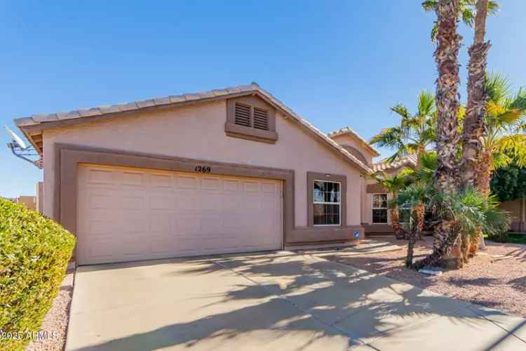 Buy stunning single-level home in Gilbert with pool and golf course views