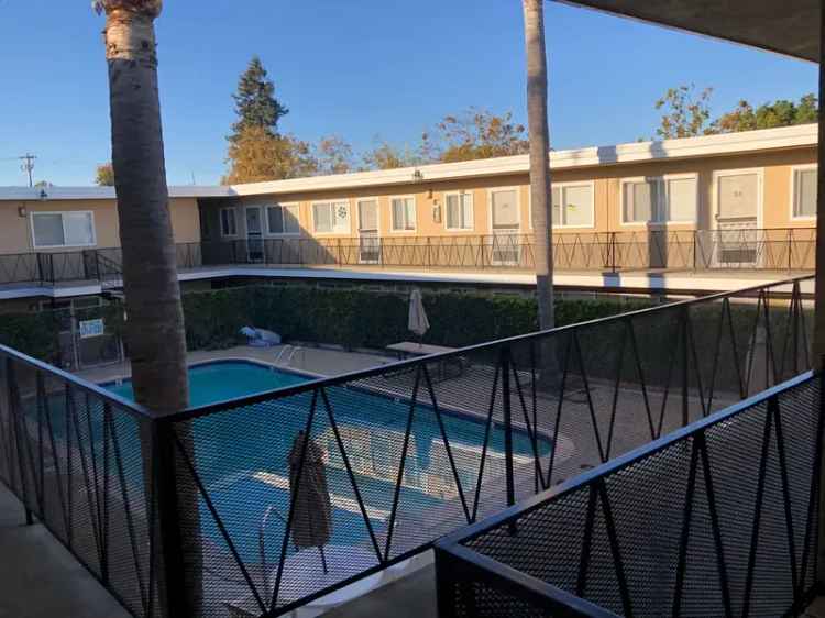 One Bedroom Apartment for Rent in Prime Alameda Location with Amenities