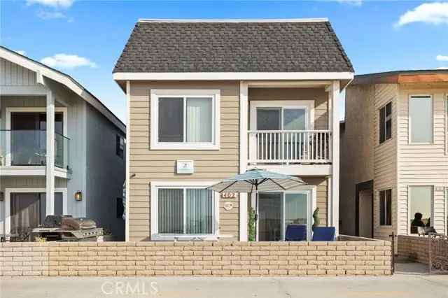 House For Sale in Newport Beach, California