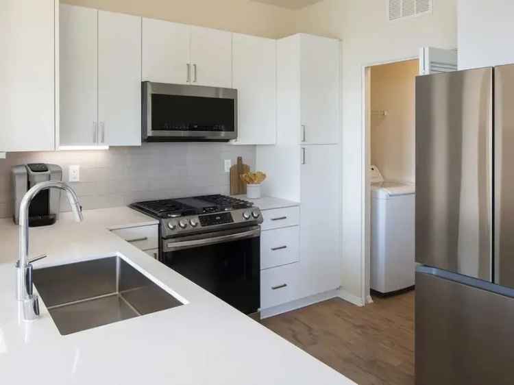 Rent Apartments in Simi Valley with Luxurious Amenities