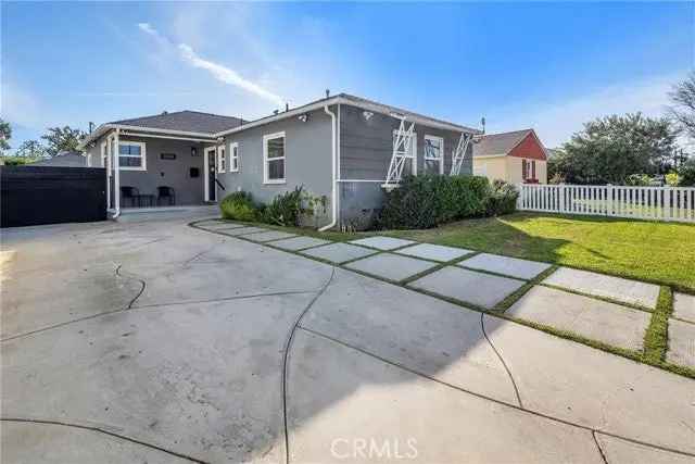 House For Sale in 17614, Kittridge Street, Los Angeles, California