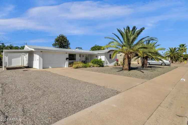 Buy Single Level Home in Mesa with 2 Bedrooms and Community Amenities