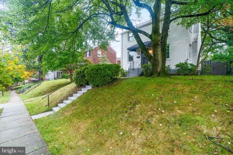 House For Sale in 150, Chesapeake Street Southwest, Washington, District of Columbia