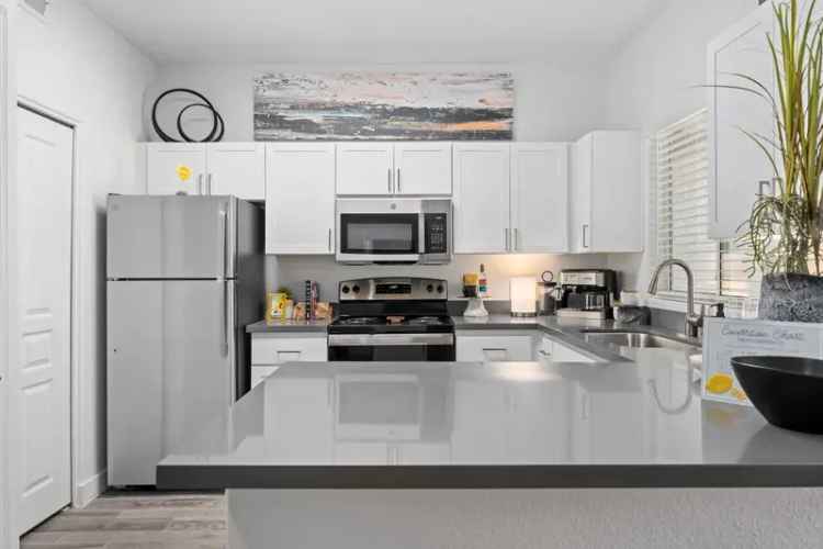 Rent Apartments in Tempe with Upscale Amenities and Modern Finishes