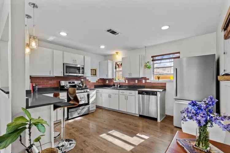 Rent Modern Oasis near Brentwood Park with Cowboy Pool and Sauna