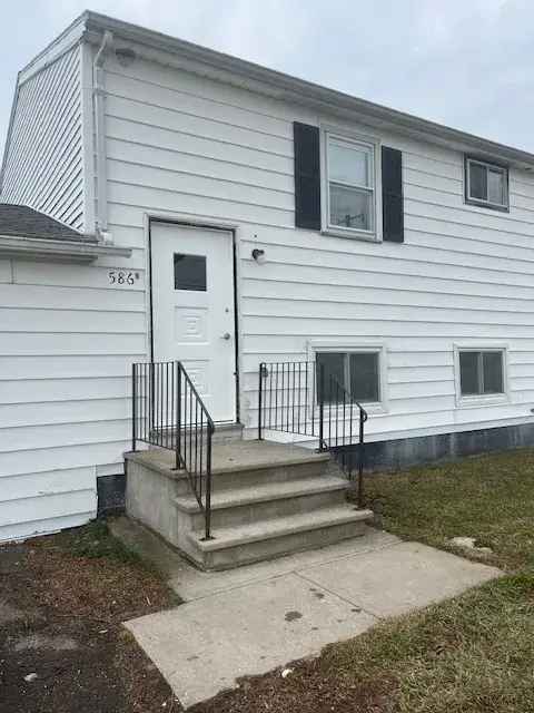 Rent 3 Bedroom Apartment Unit with Garage and New Kitchen