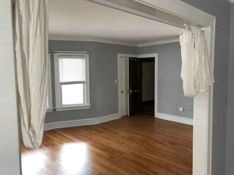 Rent Apartment Unit in Lakewood with Updated Features and Garage