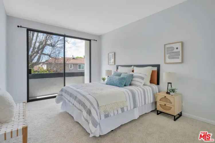 House For Sale in 14115, Moorpark Street, Los Angeles, California