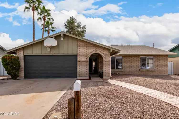 Buy 4 Bedroom House in Chandler with Modern Features and Spacious Backyard