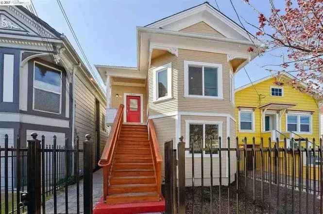 Rent Beautiful 2 Bed 2 Bath Apartment Unit in Oakland with Shared Yard