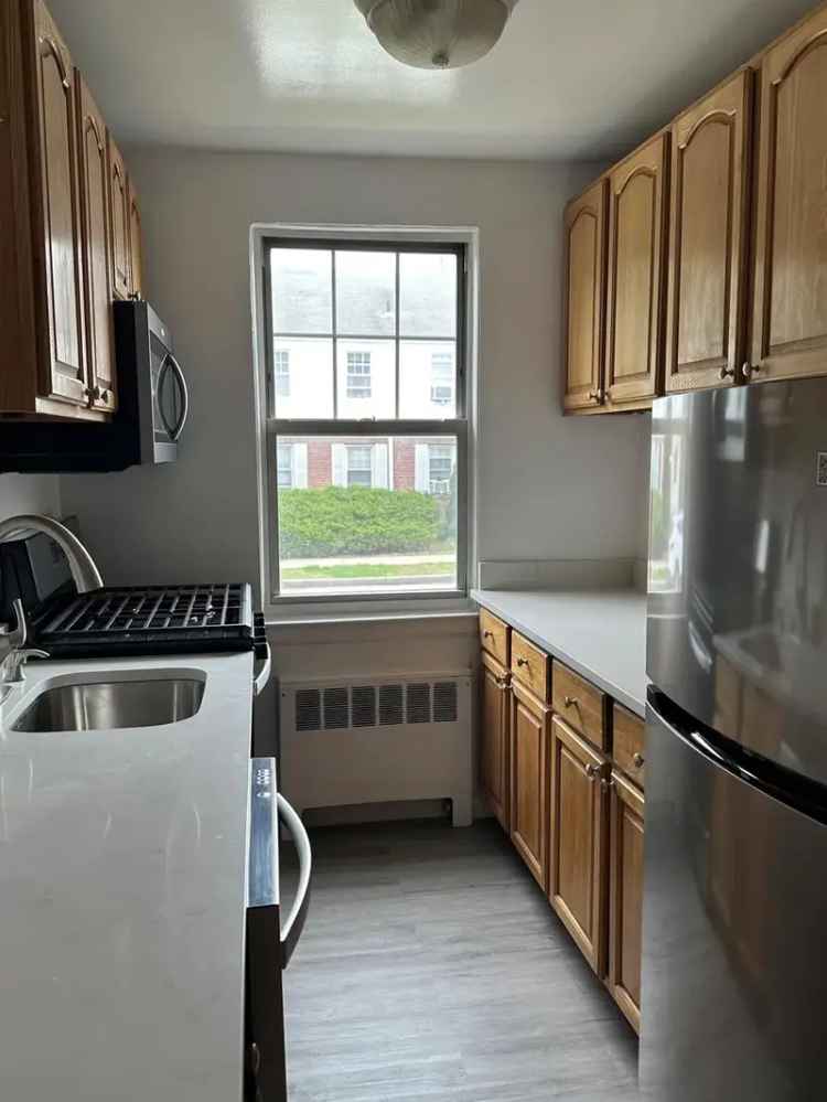 Rent Apartment in Mt Kisco Featuring 1 and 3 Bedrooms with Amenities