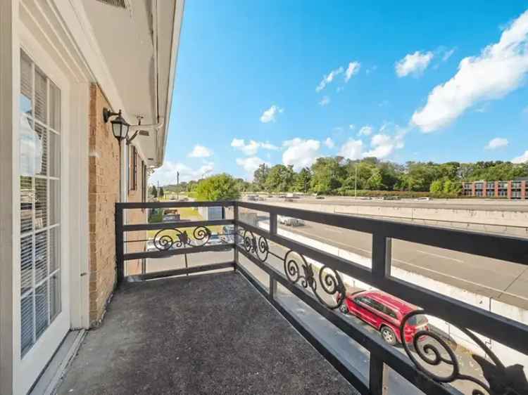 Rent Apartment in Addison Park Apartments