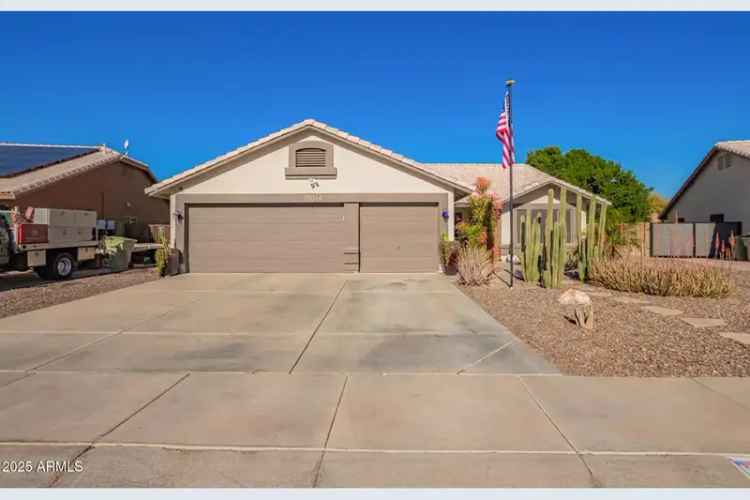 Buy Stunning House with Pool and Desert Landscape in a Prime Location