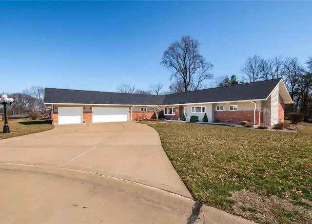 House For Sale in 11864, Doverhill Court, Sunset Hills, Missouri