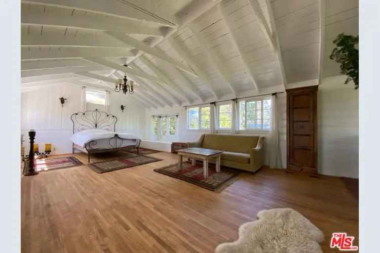 Investment opportunity buy house in Mar Vista with creative potential