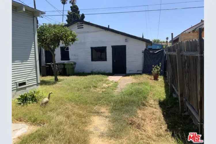 House For Sale in 1526, West 54th Street, Los Angeles, California