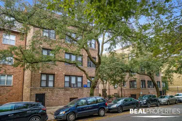 Rent Apartments in Wrigley Near Clark Street and Lake