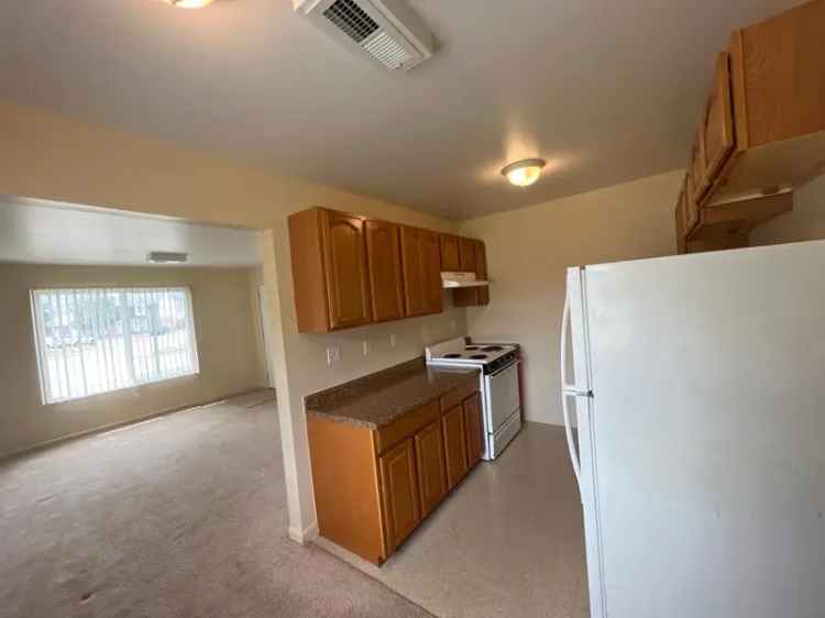 Rent Apartment Unit in Davison with Patios and Pool