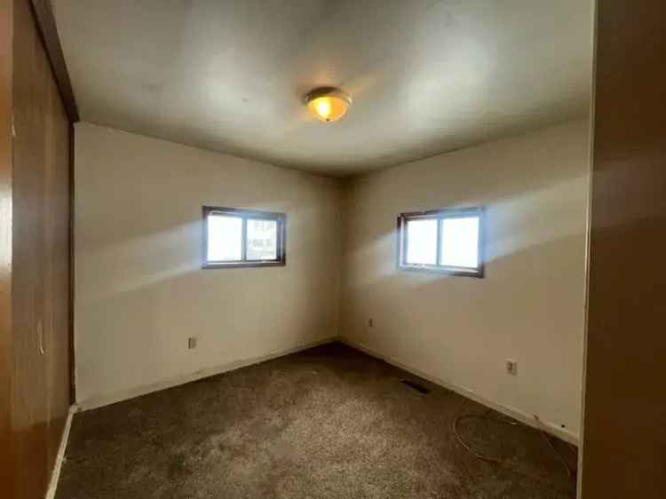 Rent 3 Bedroom Home in Flint with Section 8 Accepted Features