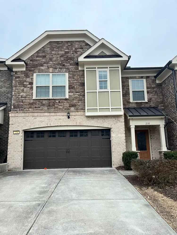 Townhome for Rent with 4 Bedrooms in Prime School Location