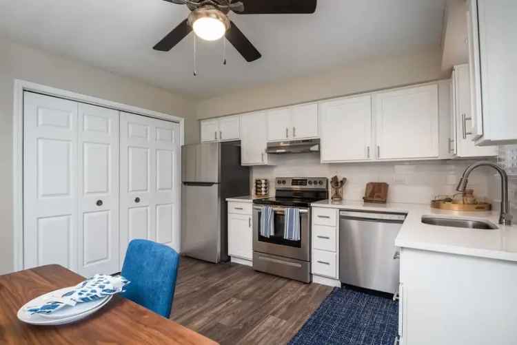 Rent Apartments at Haven on Long Grove in Aurora IL with Modern Amenities