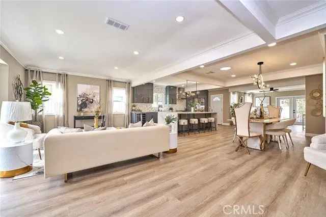 House For Sale in 8117, Croydon Avenue, Los Angeles, California