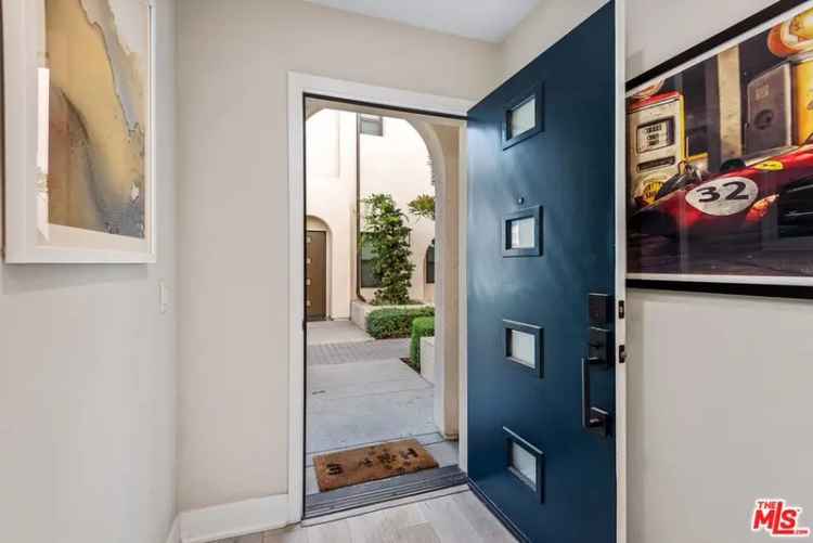 House For Sale in 2931, Exposition Place, Los Angeles, California