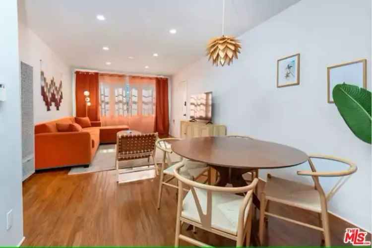 Rent Garden Apartments in Venice Beach with Parking and Modern Comfort