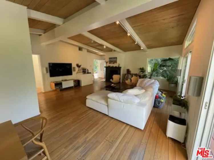 House For Sale in 10318, Viretta Lane, Los Angeles, California