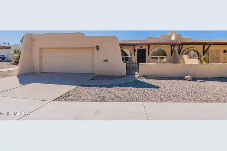 Rent Charming Townhome in Green Valley with Community Amenities