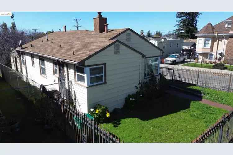 House For Sale in 9401, Hillside Street, Oakland, California