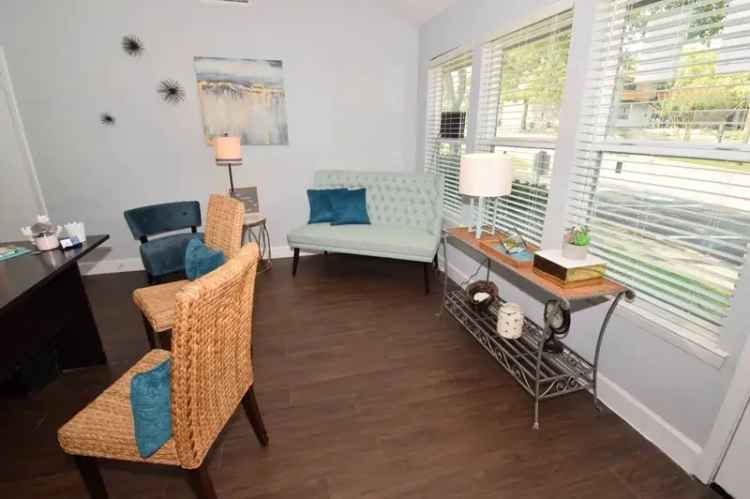 Rent Cozy Apartments at Lakeshore Villa in Rowlett Texas