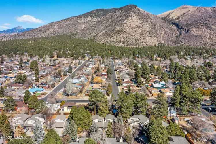 Cozy townhome for rent in Flagstaff with stunning San Francisco Peaks views