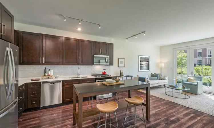 Luxury Apartments for Rent in Lake Forest with Modern Amenities