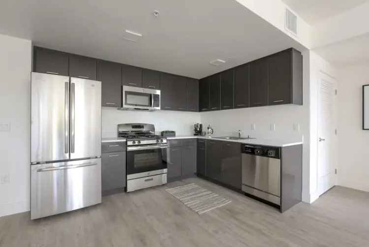 Rent Modern Apartments in Oakland with Stylish Features and Amenities