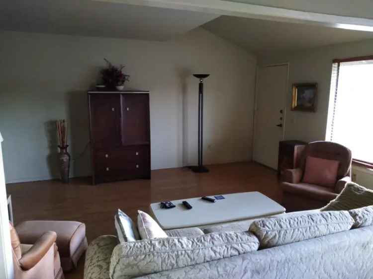 Rent Apartment with Mountain Views in South Palm Springs