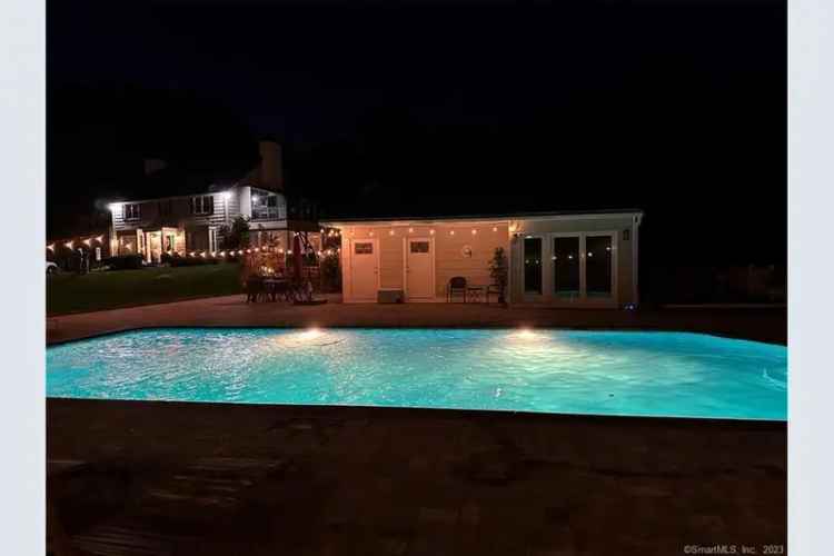 Rent Elegant Colonial Family Retreat with Pool House and Modern Amenities